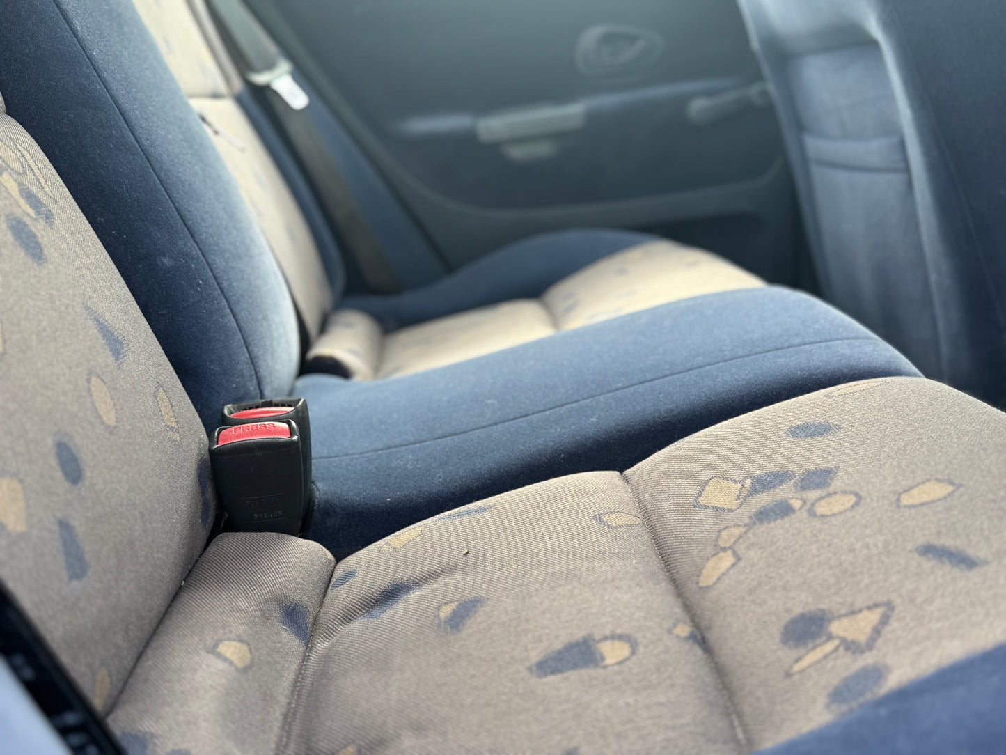 1999 Mitsubishi Carisma Equippe