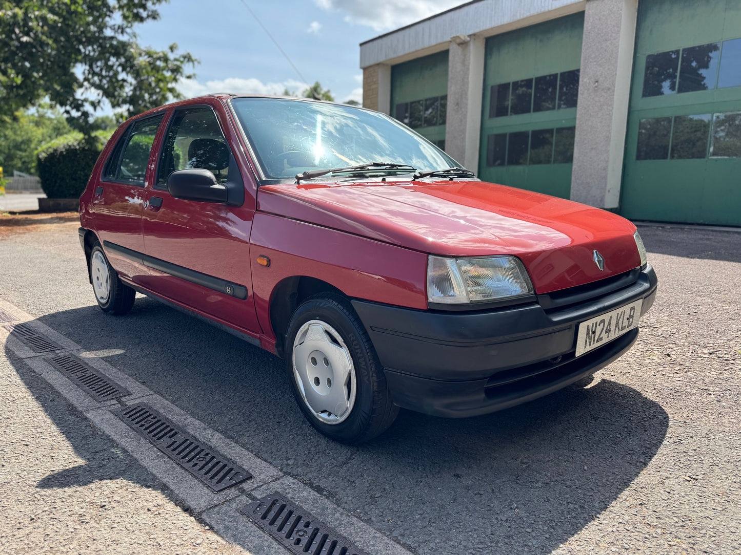 NO LONGER AVAILABLE 1995 Renault Clio RN 1.4
