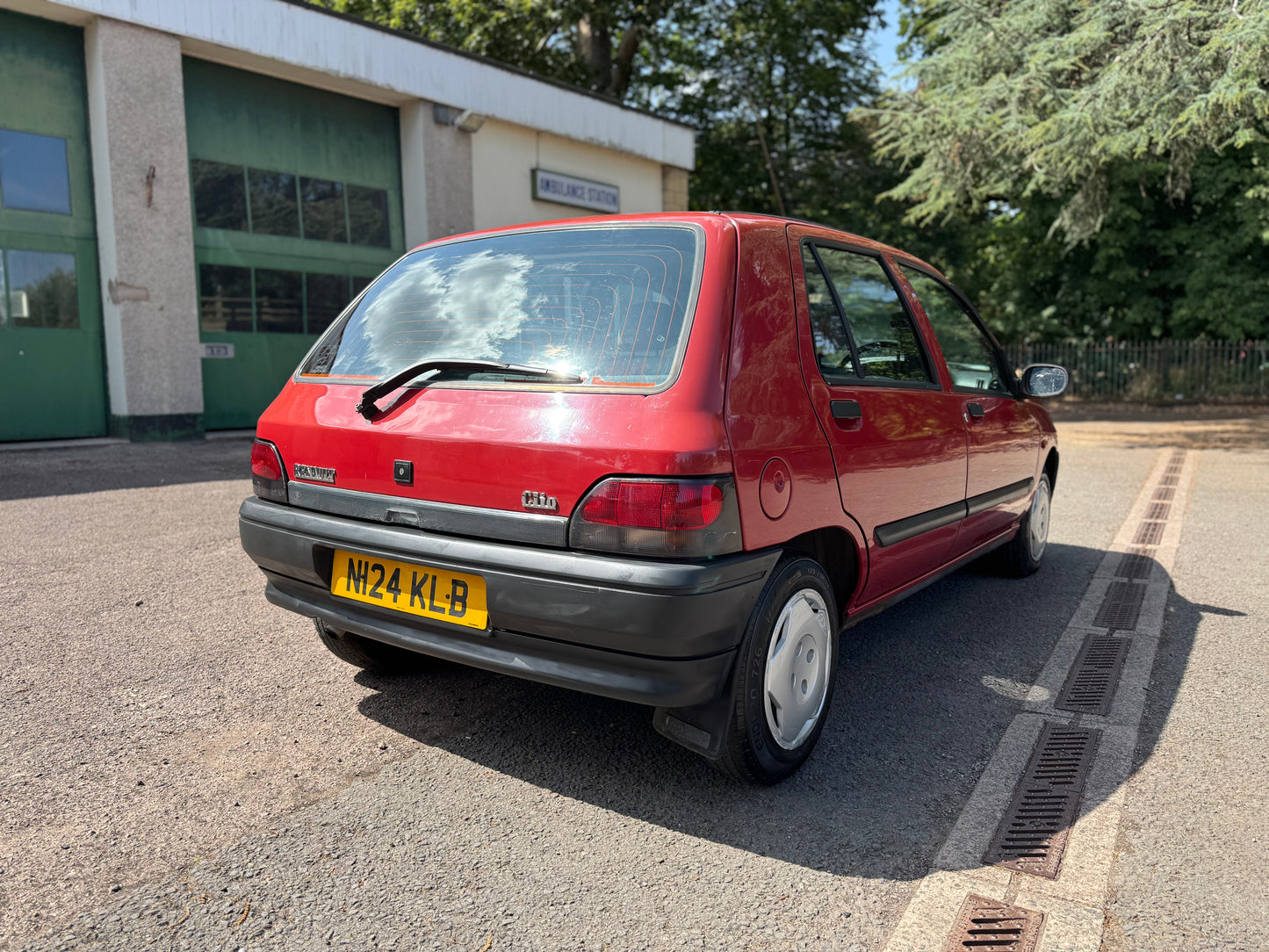 NO LONGER AVAILABLE 1995 Renault Clio RN 1.4