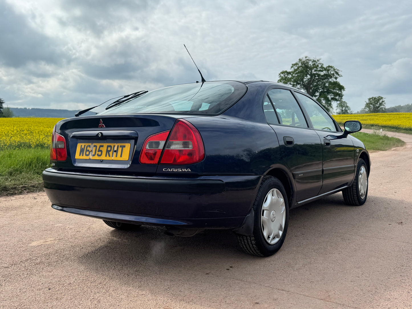 1999 Mitsubishi Carisma Equippe