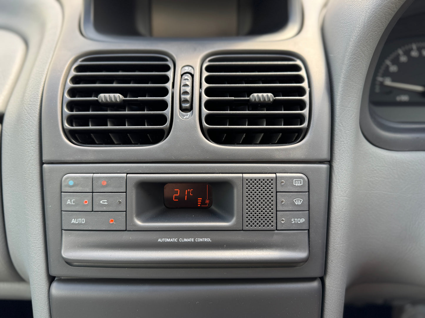 2000 Renault Laguna Monaco 3.0 V6