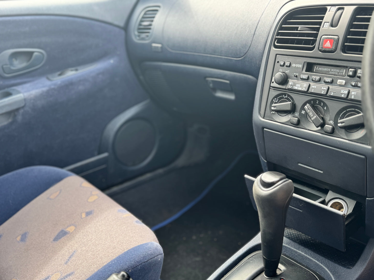 1999 Mitsubishi Carisma Equippe